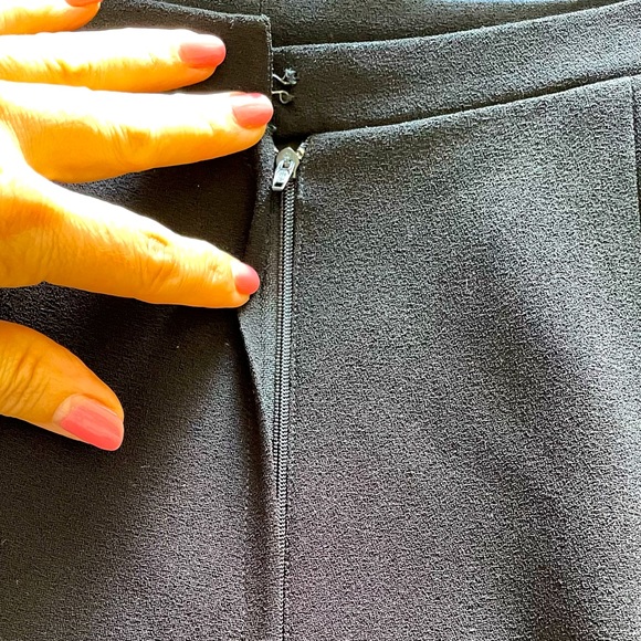 New collection is black crepe skirt with satin lining is beautiful 😍 - Picture 10 of 11